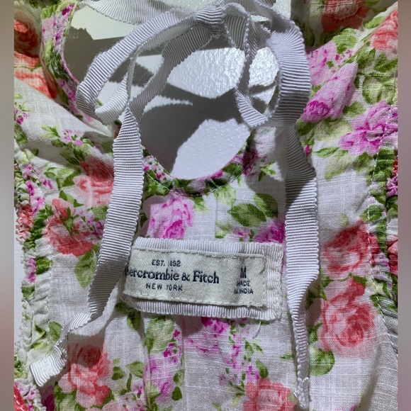 ABERCROMBIE & FITCH tank with tie in back - Picture 2 of 4